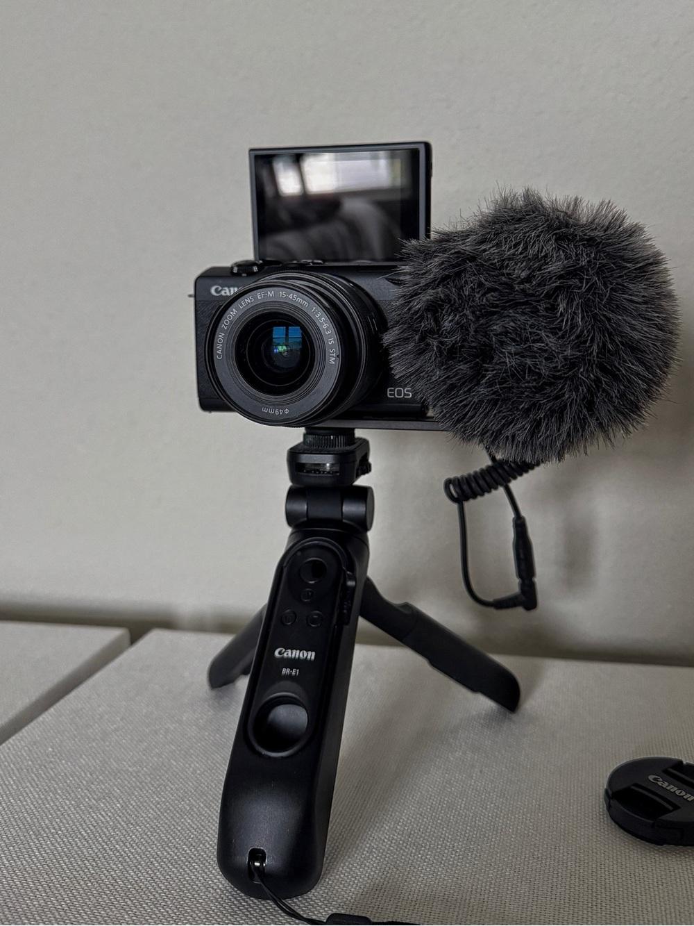 Canon EOS M200